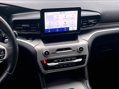 Used 2022 Ford Explorer XLT AWD/4WD image 6