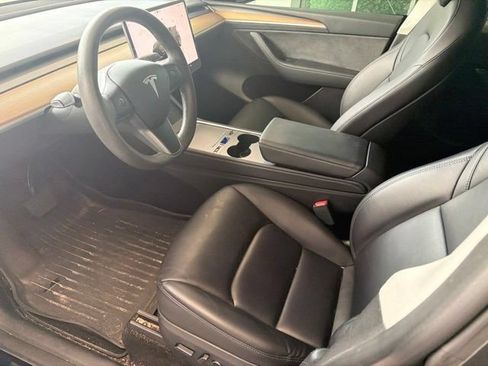 Used 2023 Tesla Model Y 2WD image 5