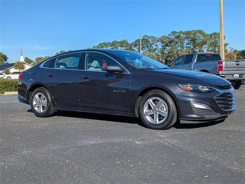 Used 2022 Chevrolet Malibu LS image 2