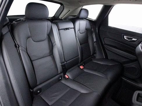 Certified 2025 Volvo XC60 B5 Plus image 26