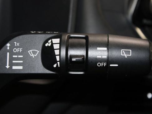 Used 2024 Nissan Rogue SV AWD/4WD image 39