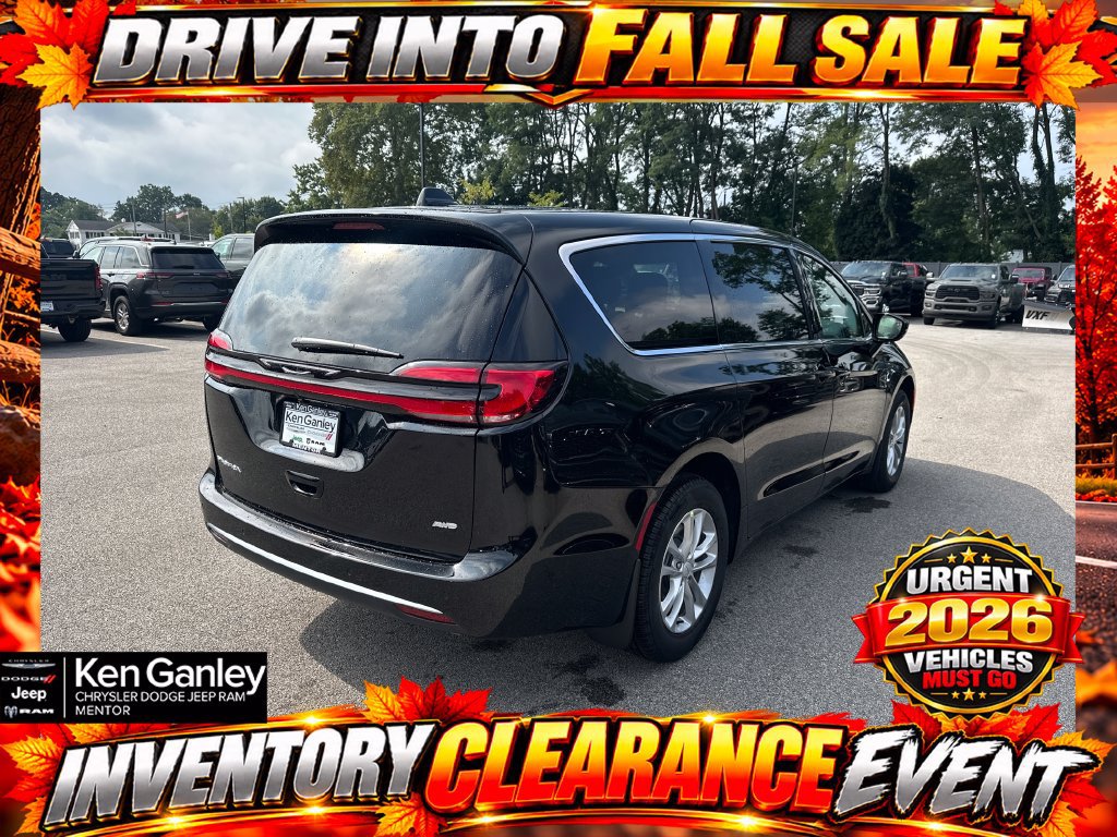 New 2027 Chrysler Pacifica Select AWD/4WD image 8