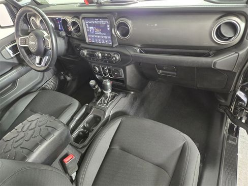 Used 2019 Jeep Wrangler Unlimited Sahara image 20