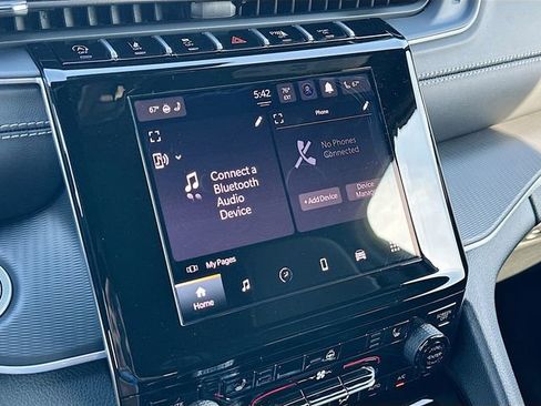 New 2026 Jeep Grand Cherokee L Laredo image 9