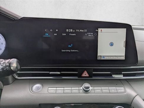Used 2024 Hyundai Elantra SEL w/ Convenience Package FWD image 18