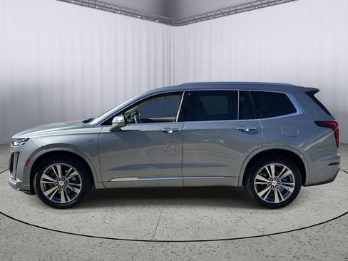 Used 2023 Cadillac XT6 Premium Luxury w/ Technology Package FWD image 3