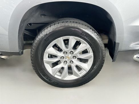 Used 2025 Chevrolet Silverado 1500 Custom RWD image 11