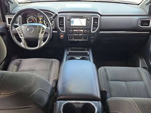 Used 2018 Nissan Titan SV w/ SV Convenience Package RWD image 24