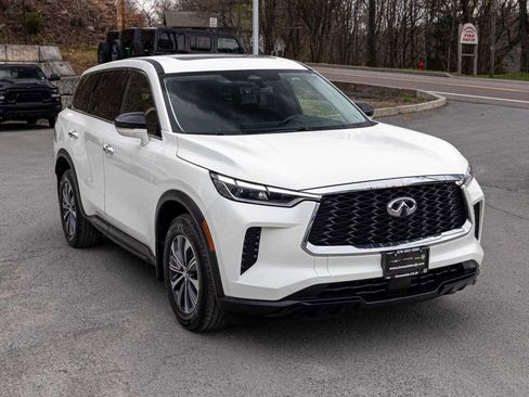 Used 2023 INFINITI QX60 Pure AWD/4WD image 3