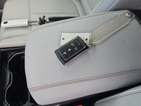 Used 2022 Jeep Grand Cherokee Overland w/ Advanced Protech Group III image 31