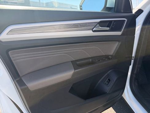 Used 2021 Volkswagen Atlas Cross Sport SE image 15