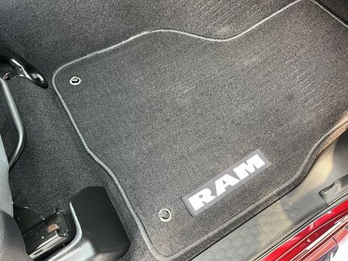 Used 2017 RAM 1500 Express AWD/4WD image 43