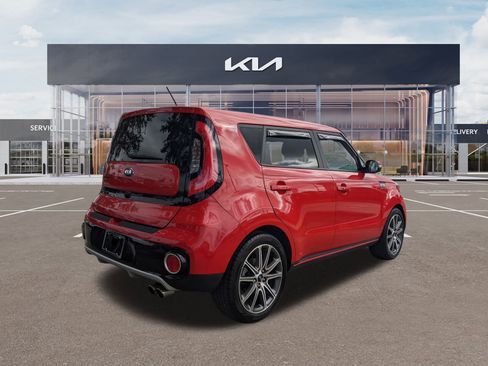 Certified 2017 Kia Soul ! w/ Tech Package image 4