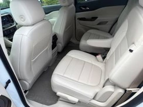Used 2021 GMC Acadia Denali w/ Denali Technology Package AWD/4WD image 10