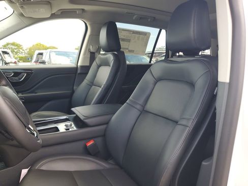 New 2026 Lincoln Aviator 2WD w/ Jet Appearance Package image 23