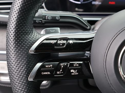 Used 2024 Mercedes-Benz GLS 580 4MATIC image 28