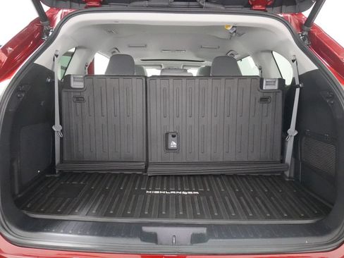 Used 2020 Toyota Highlander Limited AWD/4WD image 25