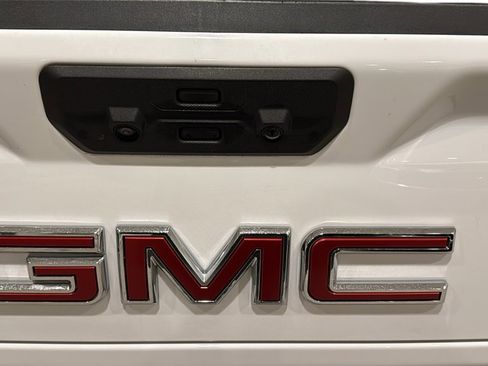 Used 2024 GMC Sierra 1500 AT4 w/ AT4 Premium Package image 8