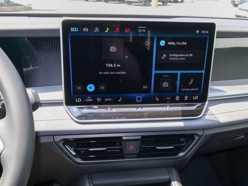 New 2026 Volkswagen Tiguan SE FWD image 21