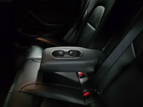 Used 2018 Tesla Model 3 Long Range image 18