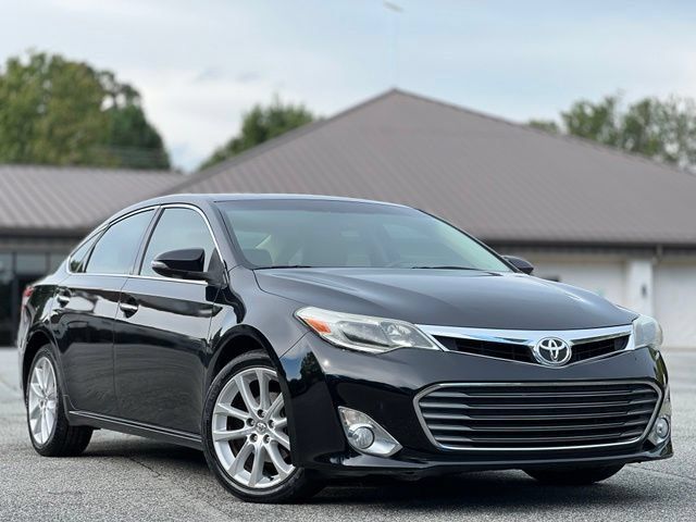 Used 2013 Toyota Avalon Limited FWD image 3