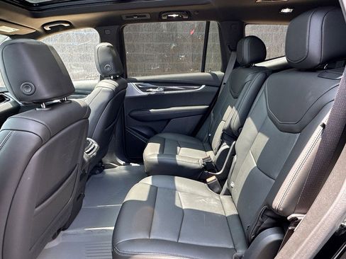 Used 2025 Cadillac XT6 Sport w/ Technology Package image 19