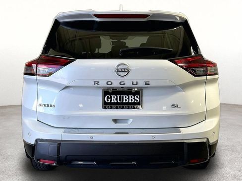 Used 2024 Nissan Rogue SL w/ SL Premium Package FWD image 5
