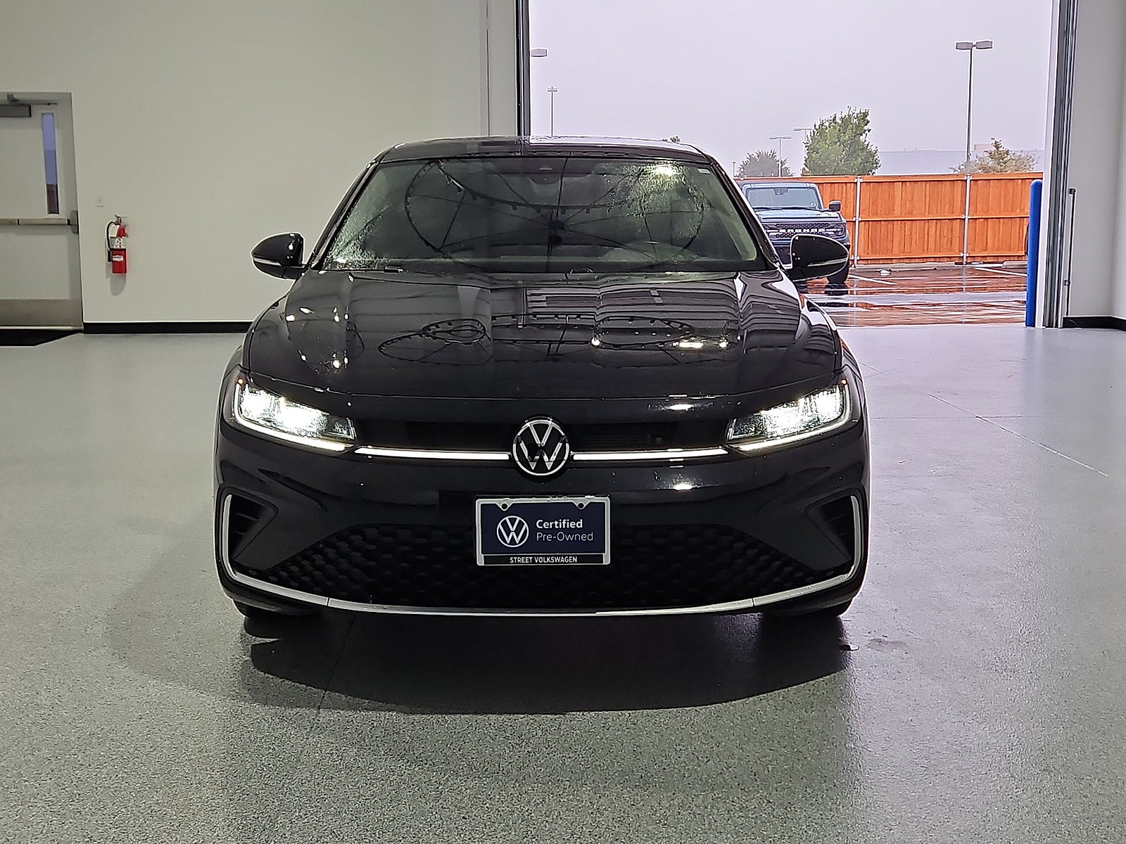 Used 2026 Volkswagen Jetta SEL FWD image 3