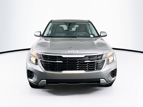 Used 2026 Kia Seltos LX FWD image 2