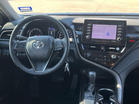 Used 2024 Toyota Camry SE image 17