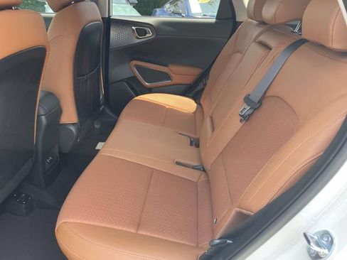 Certified 2025 Kia Soul EX FWD image 9