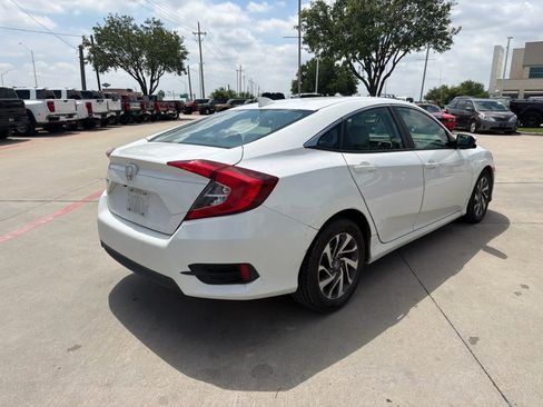 Used 2017 Honda Civic EX image 3