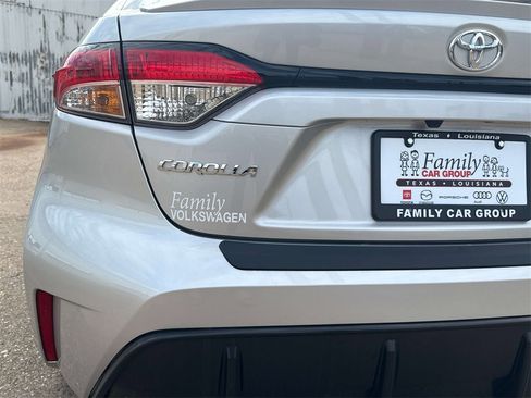 Used 2025 Toyota Corolla SE image 8