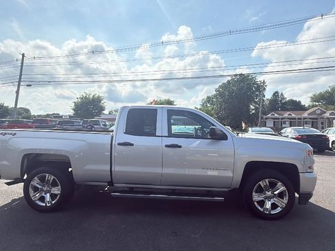 Used 2018 Chevrolet Silverado 1500 Custom w/ Custom Value Package AWD/4WD image 12