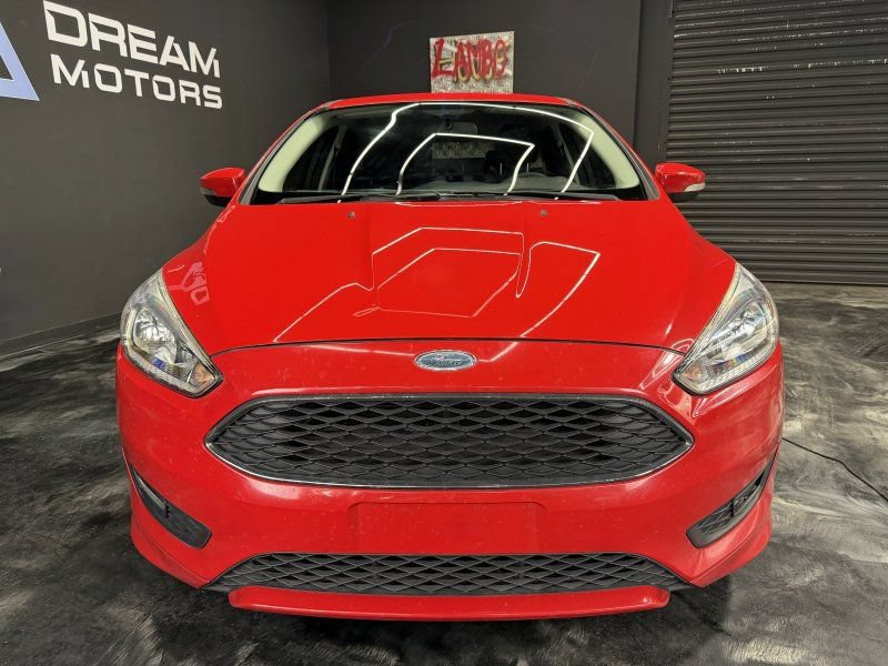 Used 2015 Ford Focus SE w/ SE Sport Package FWD image 2