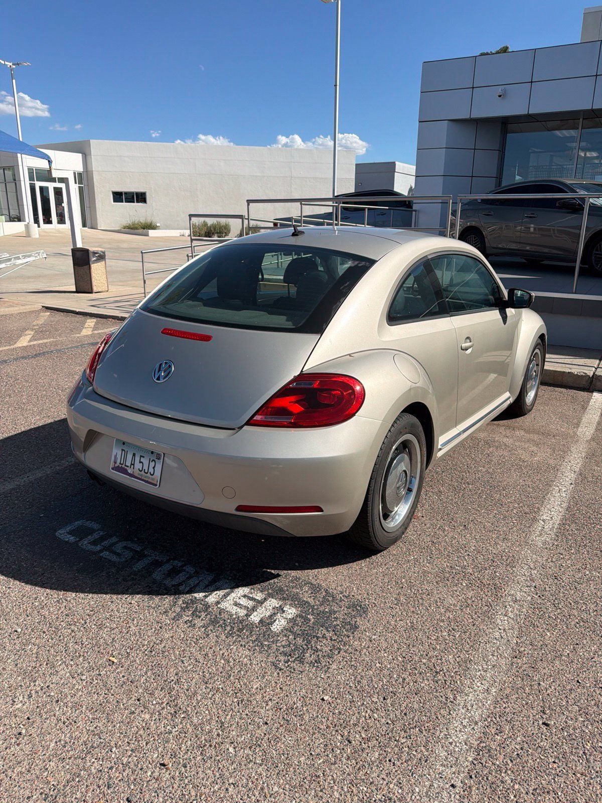 Used 2012 Volkswagen Beetle 2.5 FWD image 9