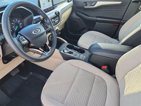 Used 2022 Ford Escape SE w/ Cold Weather Package image 7