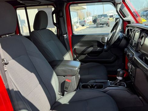 Used 2018 Jeep Wrangler Unlimited Sport AWD/4WD image 25