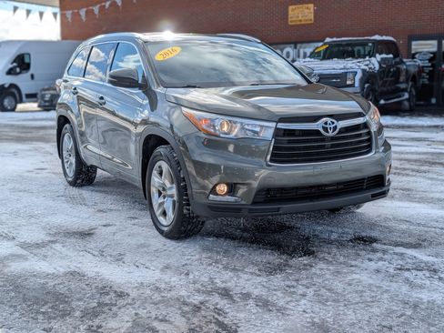 Used 2016 Toyota Highlander Limited image 12