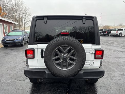 Used 2025 Jeep Wrangler Unlimited Sport image 5