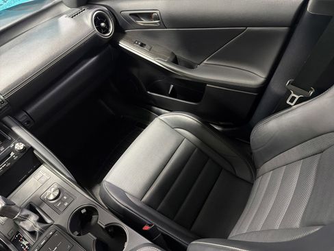 Used 2022 Lexus IS 350 F Sport image 11