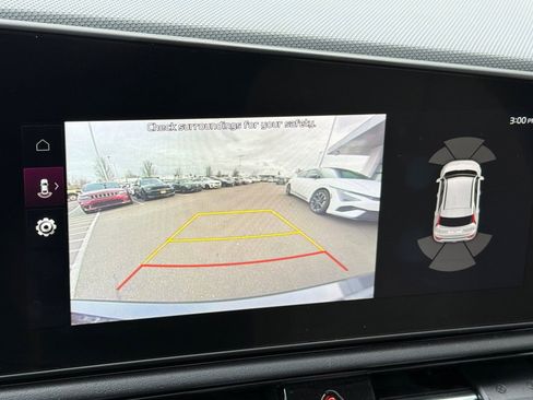 Used 2023 Kia Niro SX image 20