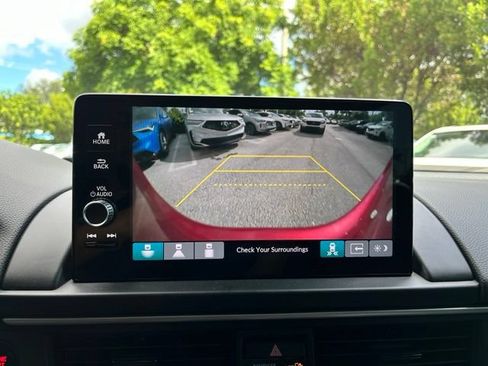 Used 2025 Honda Pilot Touring image 13