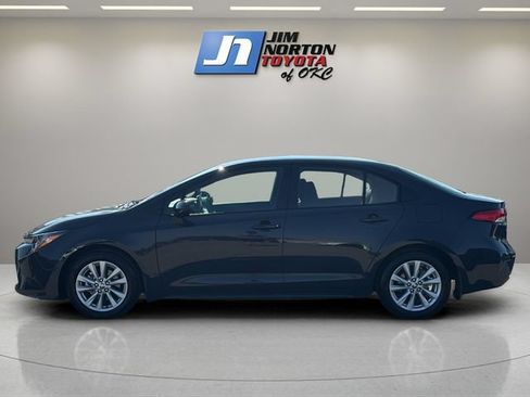 Used 2026 Toyota Corolla LE w/ LE Premium Package FWD image 8