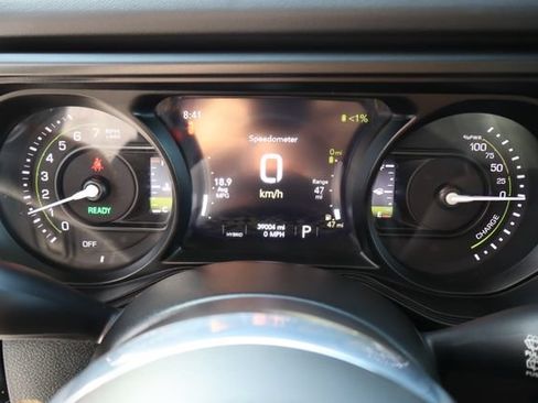 Used 2024 Jeep Wrangler Unlimited Sahara AWD/4WD image 41