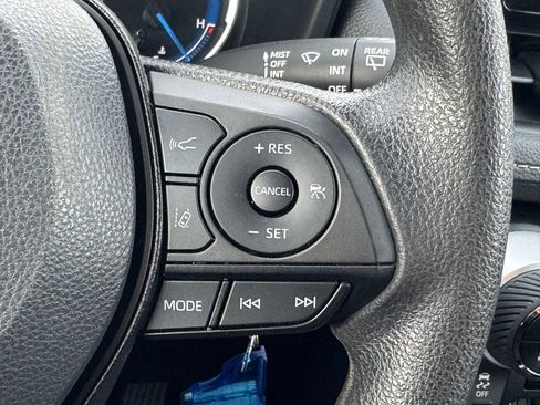 Used 2025 Toyota RAV4 LE image 25