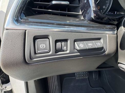 Used 2020 Cadillac XT6 Premium Luxury FWD image 18