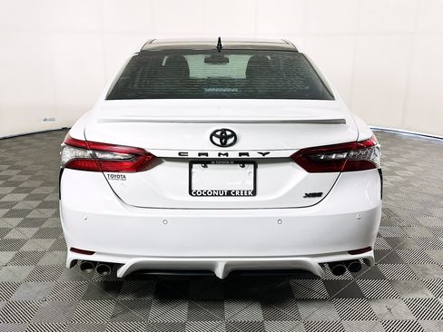 Used 2022 Toyota Camry XSE w/ Navigation Package FWD image 4