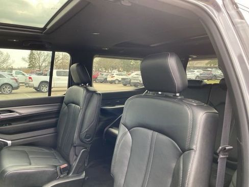 Used 2023 Jeep Wagoneer Series II image 5