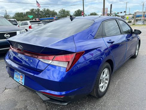 Used 2023 Hyundai Elantra SE FWD image 5